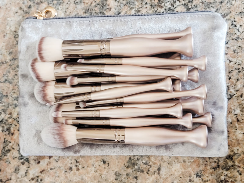 Makeup brush and bag set